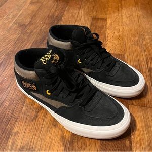 Vans Half Cab Skate Sneakers Black Green Mens size 7 Excellent Condition